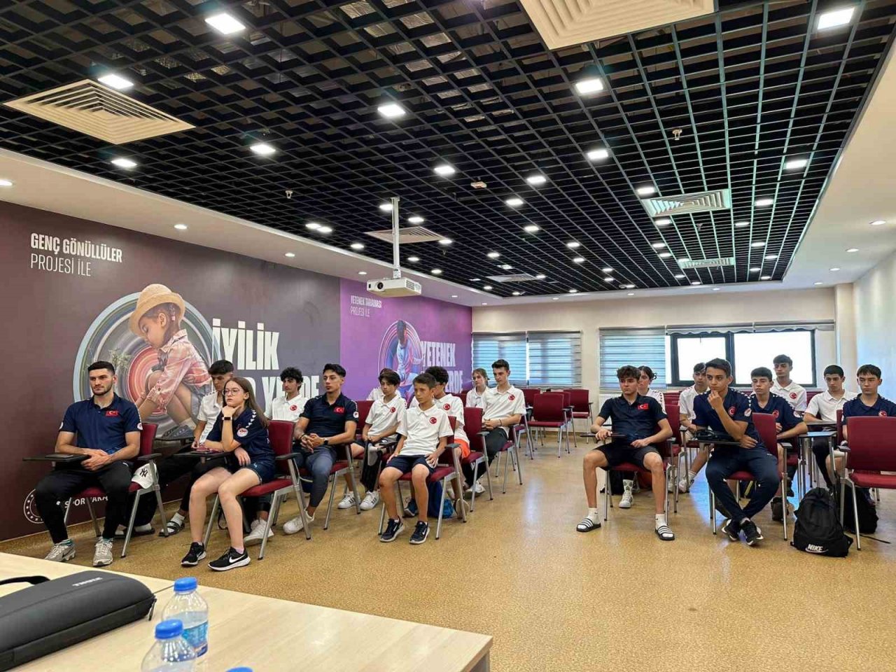 Buzda geleceğin şampiyonları yetişiyor