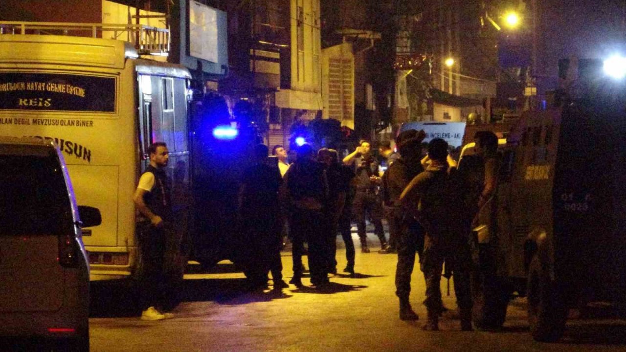 Adana’da olaya müdahale eden polis bıçaklandı