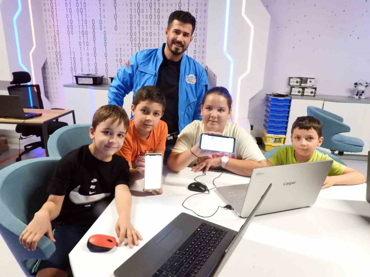 Kepez’de ilkokul öğrencilerine mobil uygulama eğitimi