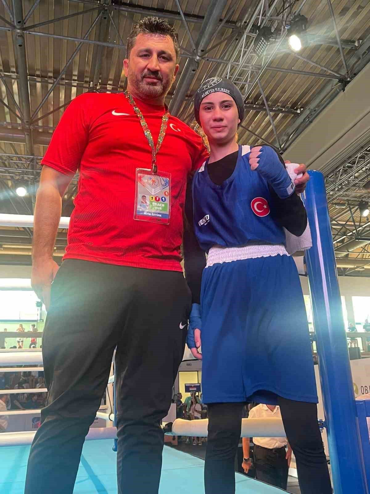 Kozanlı Azra Nur Çetin Boks Avrupa Şampiyonasında yarı finalde