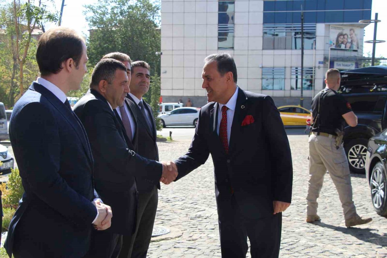 Bingöl Valisi Usta: “Devletimizin milletiyle kucaklaşmasını sağlamak için kapımız daima açık olacak"