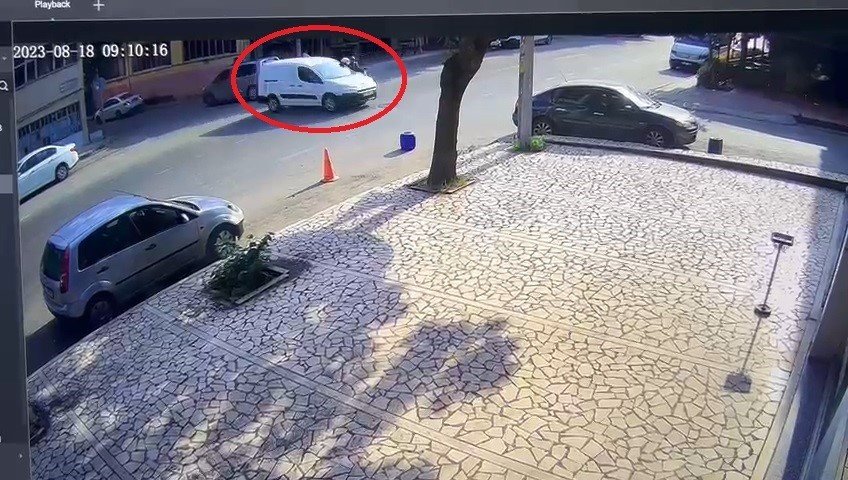 Motosikletteki iki genç böyle ölümden döndü