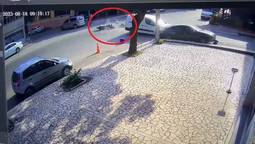 Motosikletteki iki genç böyle ölümden döndü