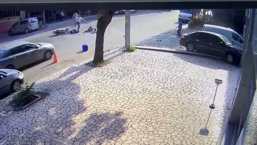 Motosikletteki iki genç böyle ölümden döndü