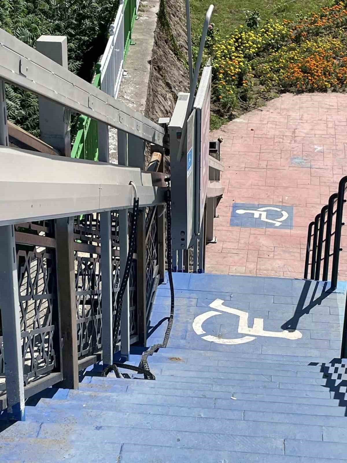 Şehir magandaları engelli platformuna zarar verdi