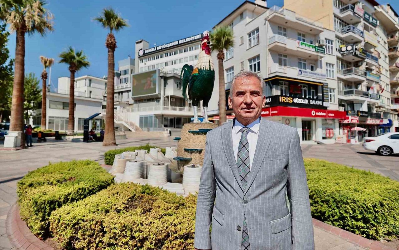 Denizli’nin simgesi cam horoz 10 yaşında