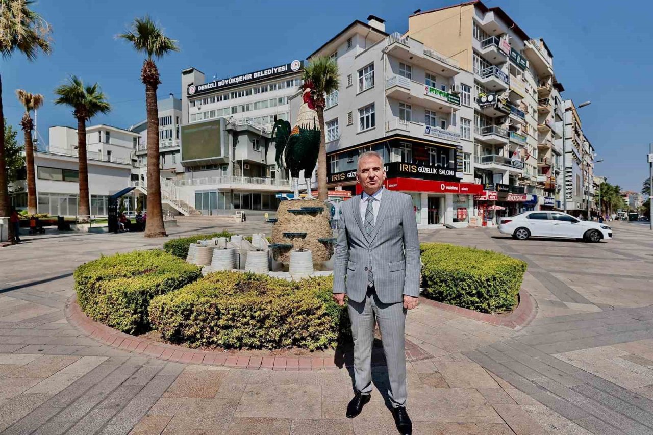 Denizli’nin simgesi cam horoz 10 yaşında