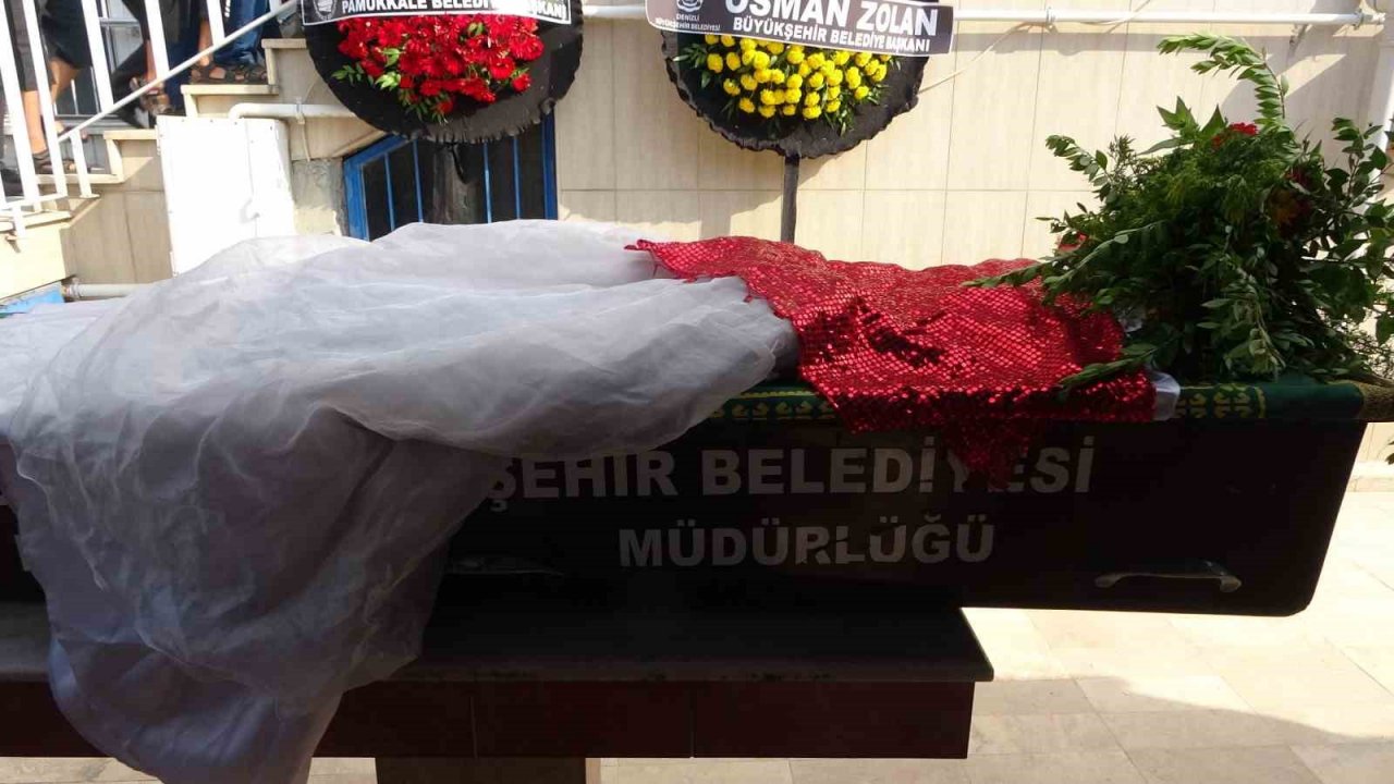 Saldırıyı önlemek isterken öldürülen Merve son yolculuğuna gelinlikle uğurlandı