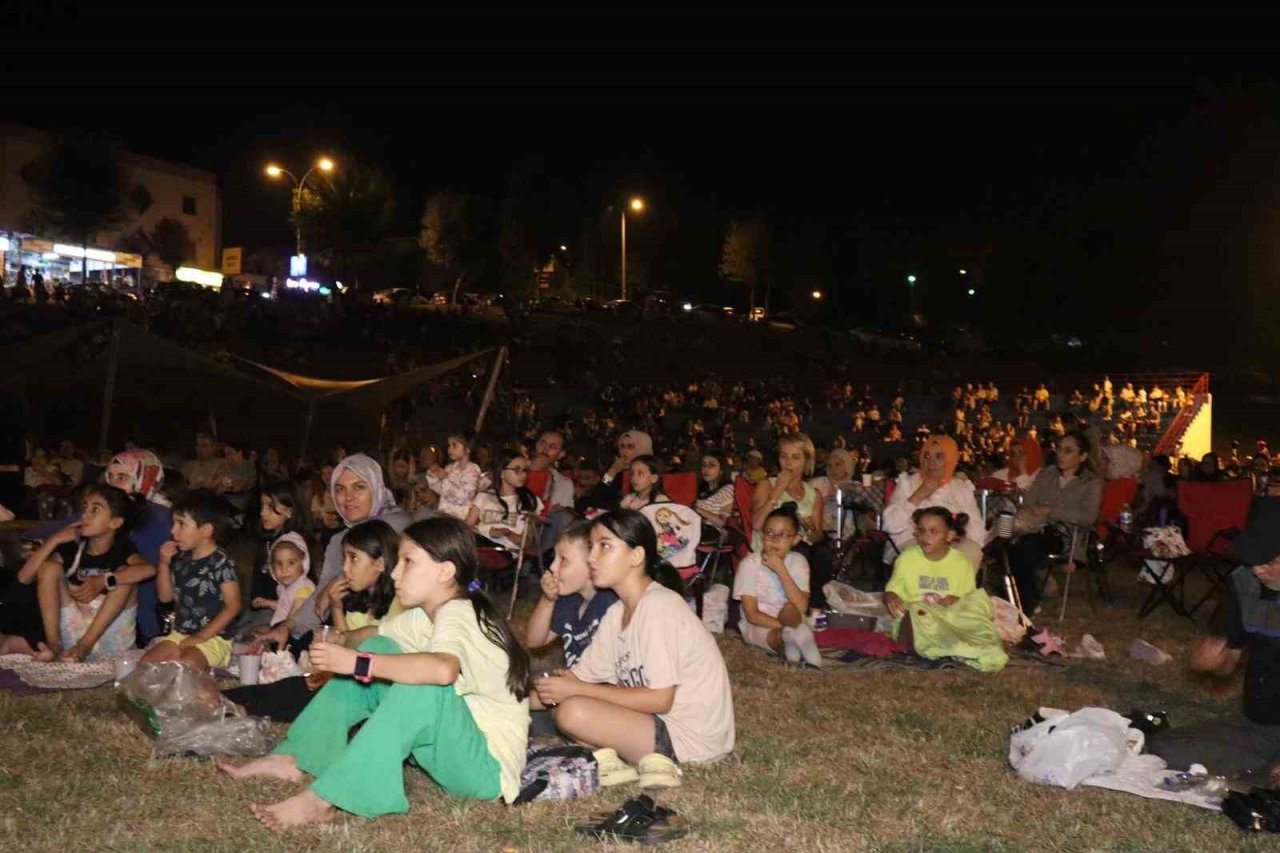 Mavi Boncuk ile hüzün ve eğlenceyi yaşadılar