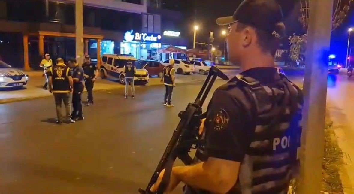 2 saatlik uygulamada 6 ruhsatsız silah ele geçirildi