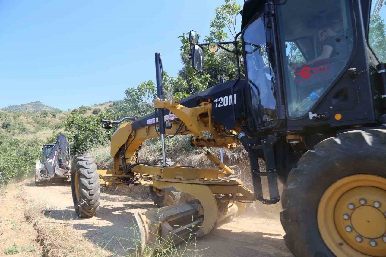 Başkan Atay Efeler’i ’marka kent’ yapmak için çalışmalarını sürdürüyor