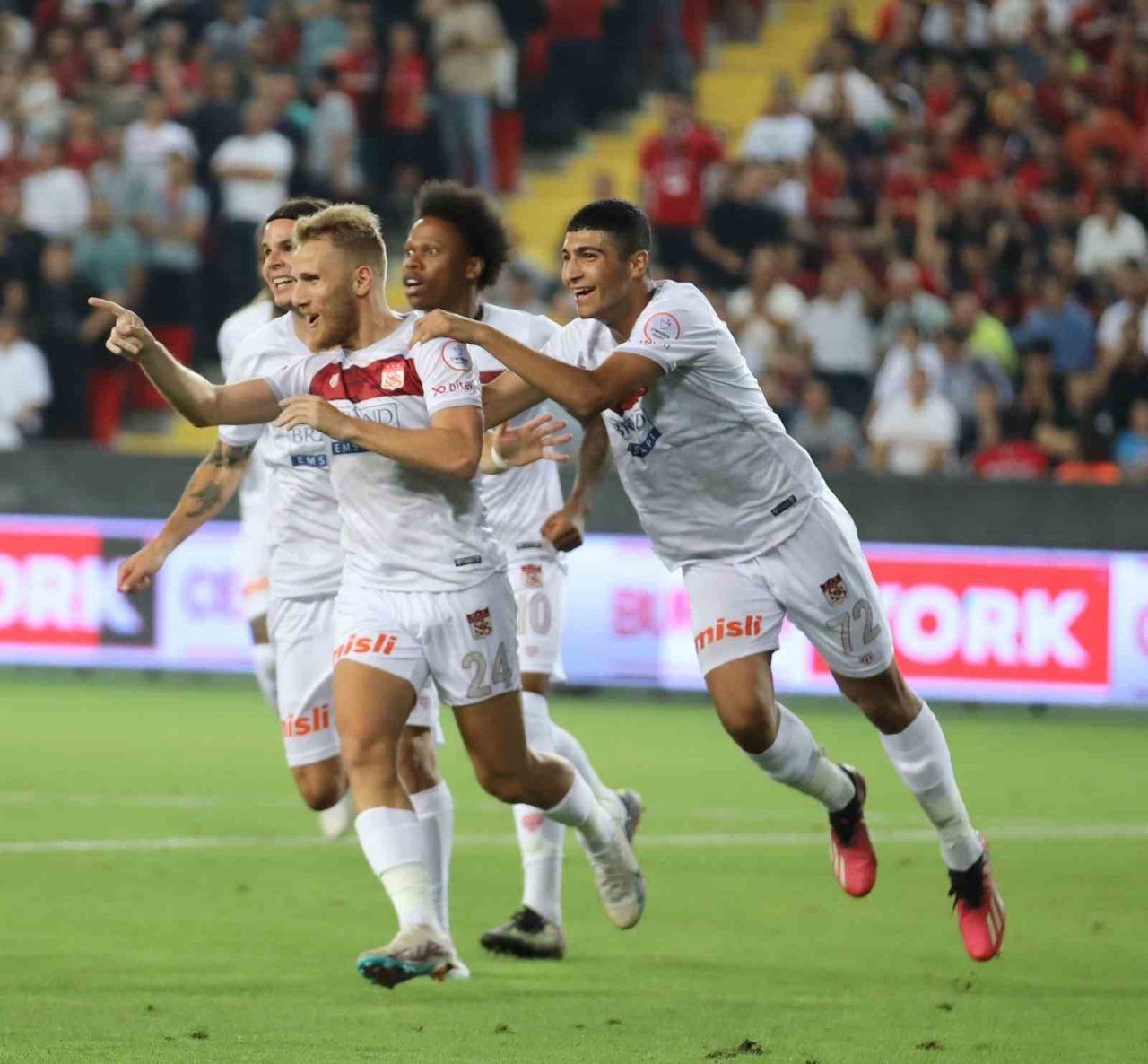 Samu Saiz, Sivasspor’da siftah yaptı