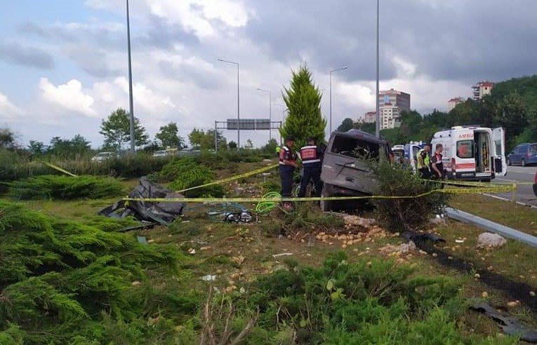 Kırmızı ışık ihlali yapan tır sürücüsü kazaya neden oldu: 2 ölü