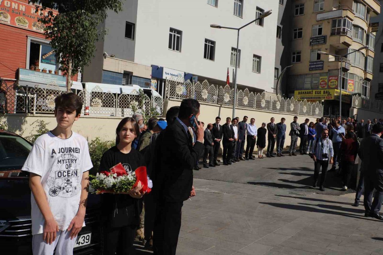 Vali Çelik: "En önemli şey birlik ve beraber olmak"