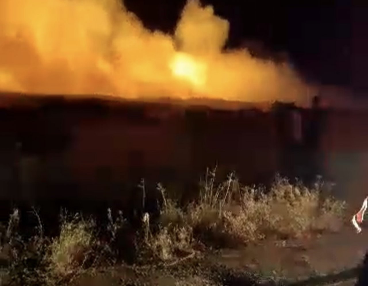 Yüksekova’da ahır yangını