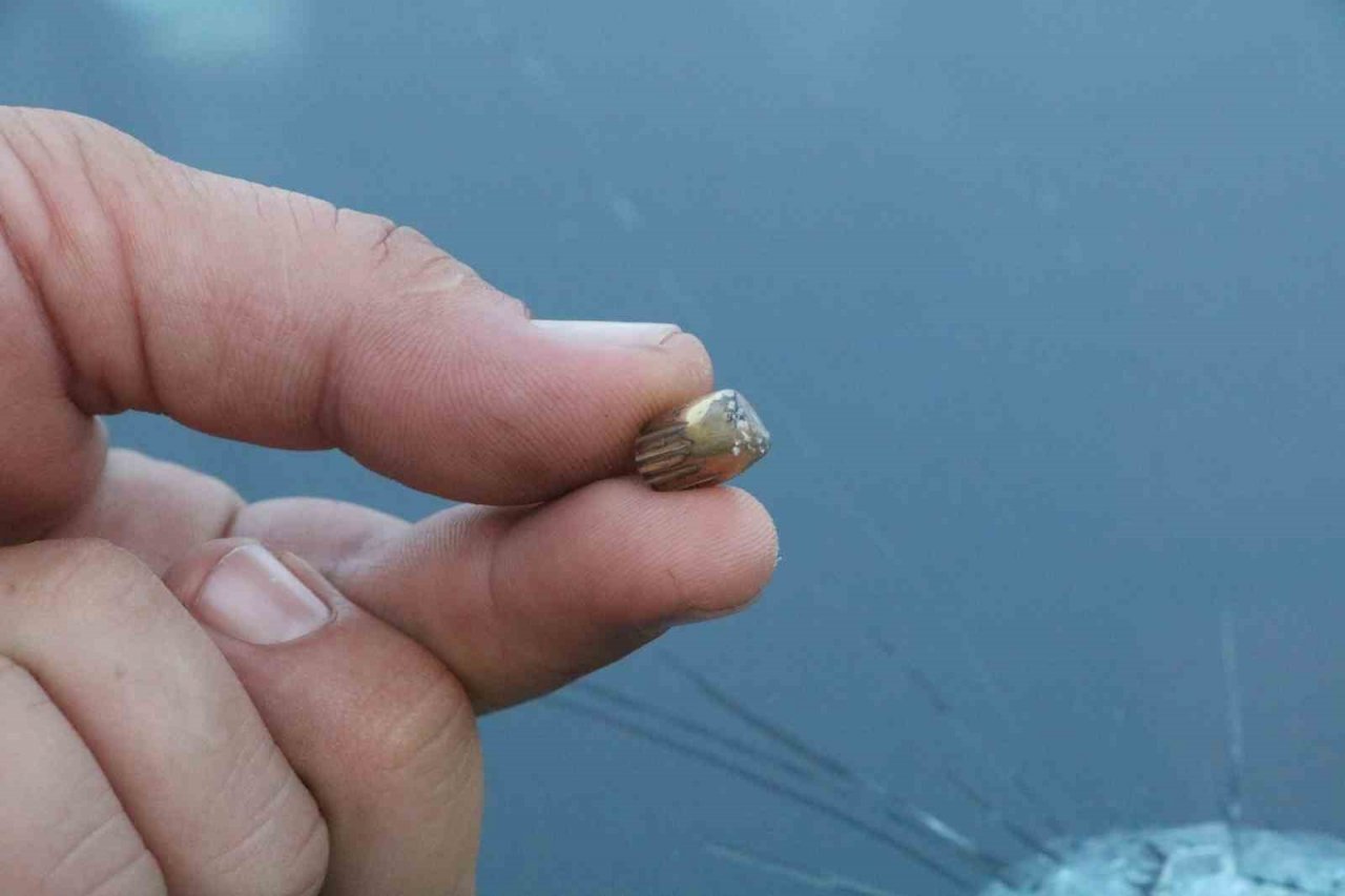 Depremzede vatandaşa yorgun mermi şoku