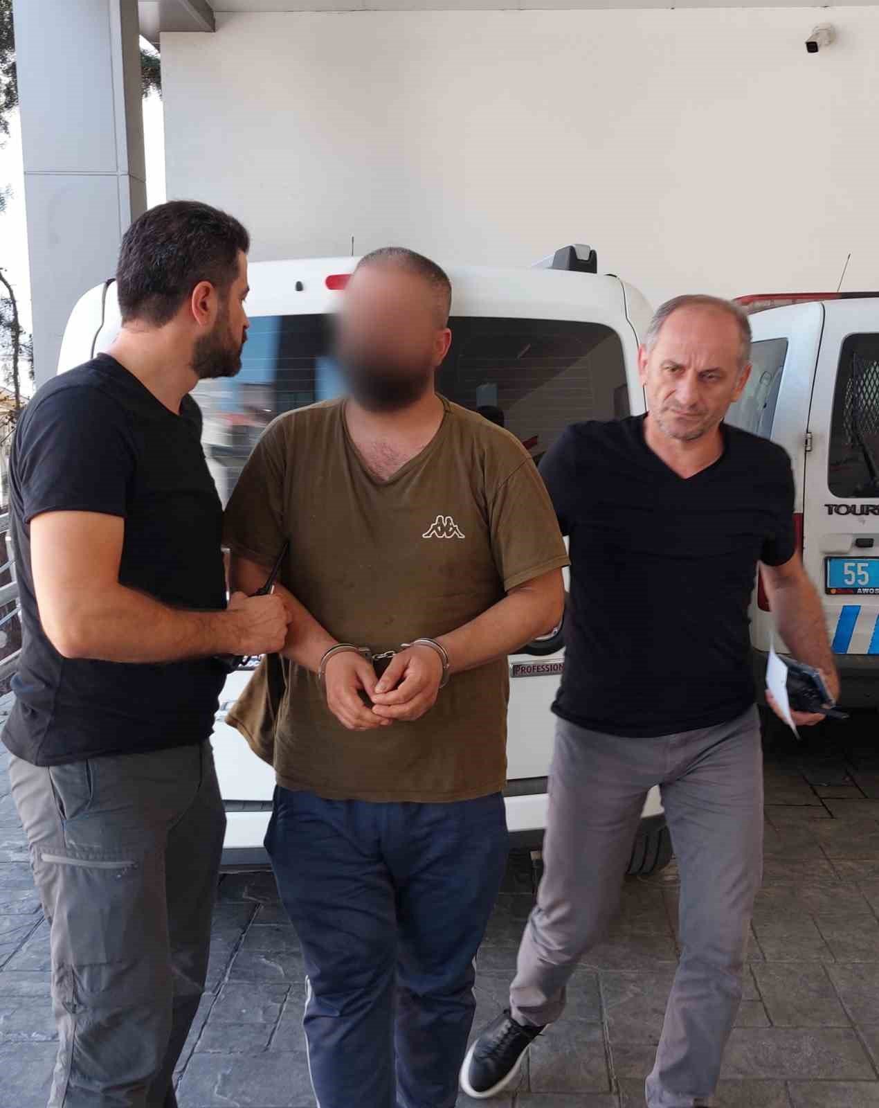 Dolmuş derneği binasını yakmaya kalktı