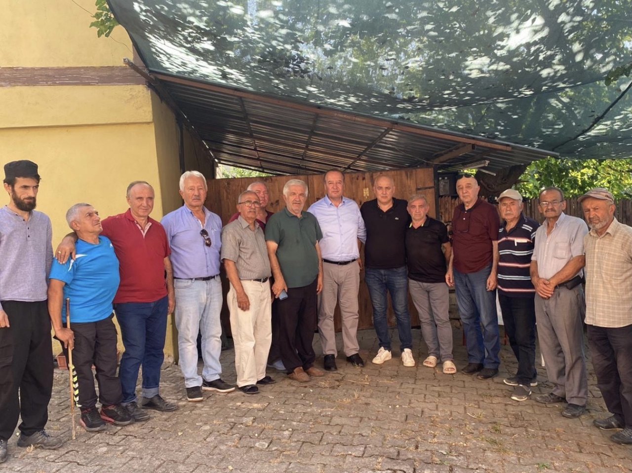 Milletvekili Akay köyleri adım adım gezerek sorunları yerinde dinliyor