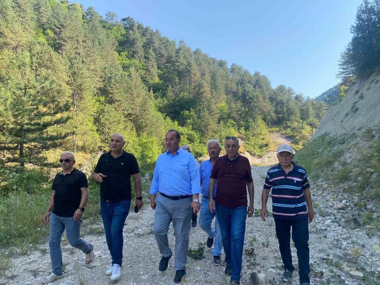 Milletvekili Akay köyleri adım adım gezerek sorunları yerinde dinliyor