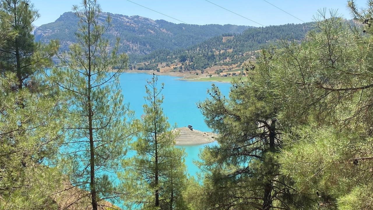 Menzelet Barajı mest ediyor