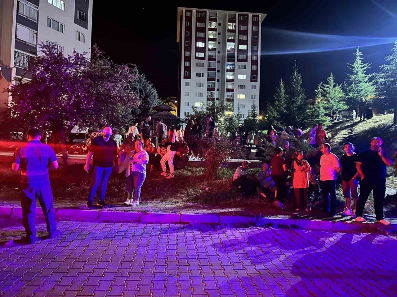 Prizde unutulan ütü evi yaktı