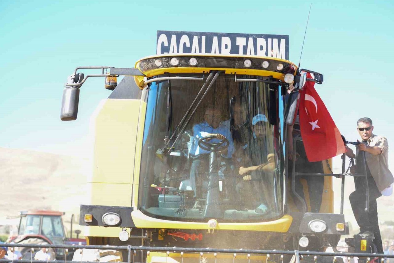 Kayseri Büyükşehir, Dağıttığı Tohumların Meyvelerini Topluyor