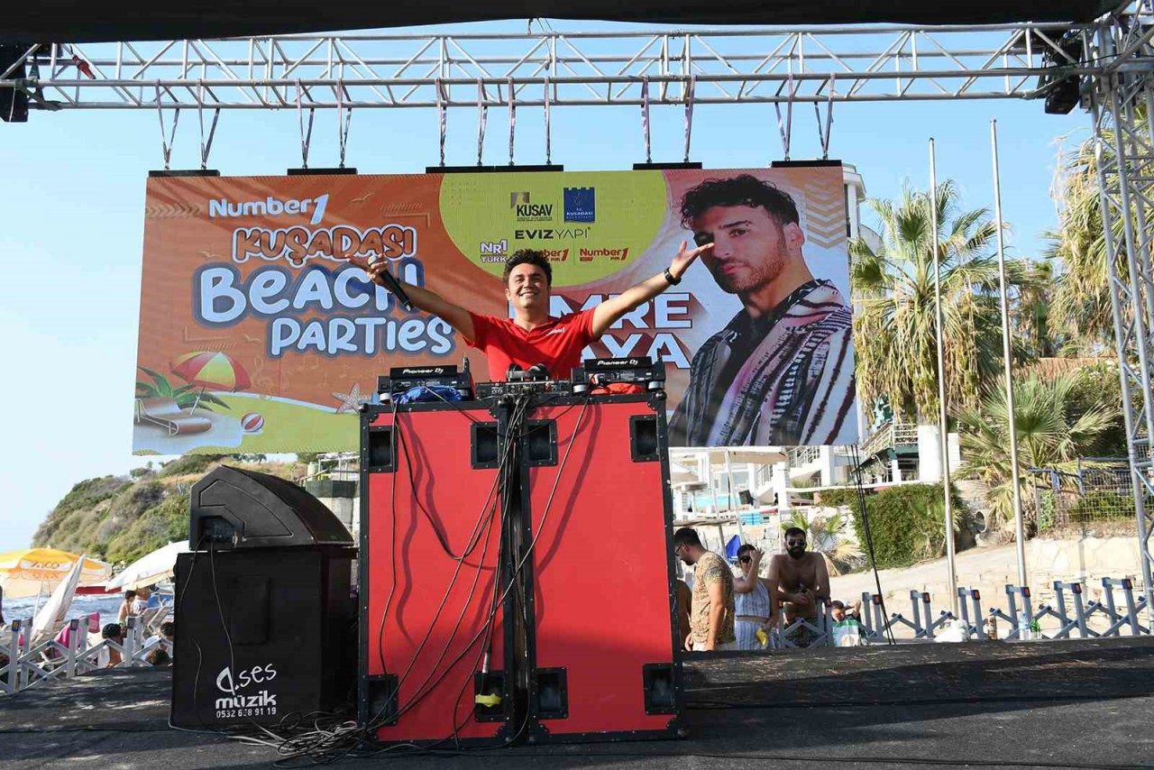 Kuşadası’nın halk plajları partilerle renkleniyor