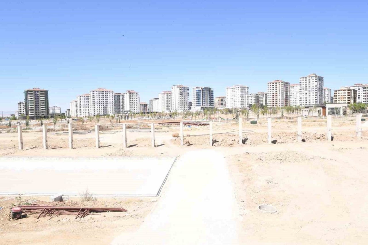 100. Yıl Kent Parkında çalışmalar sürüyor