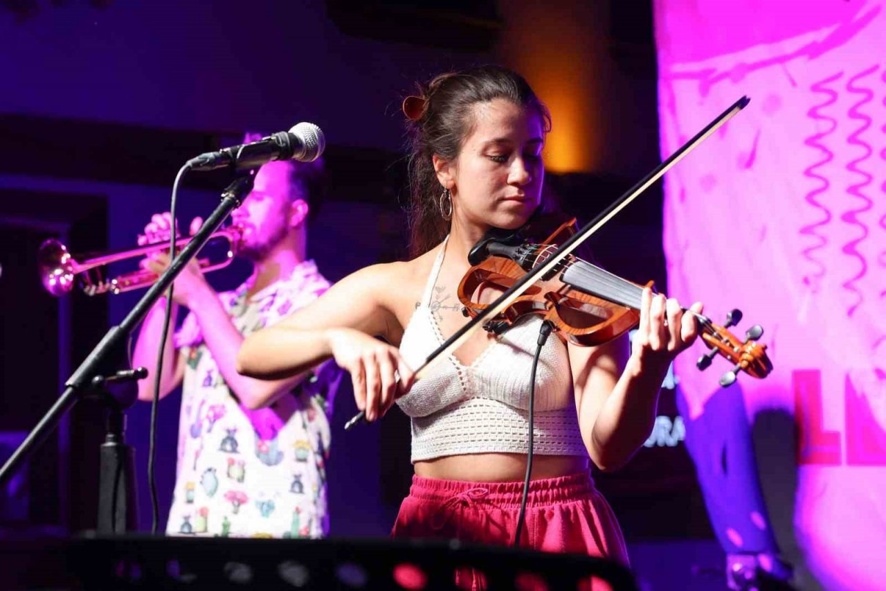 Misi’de yerel lezzetler yarıştı