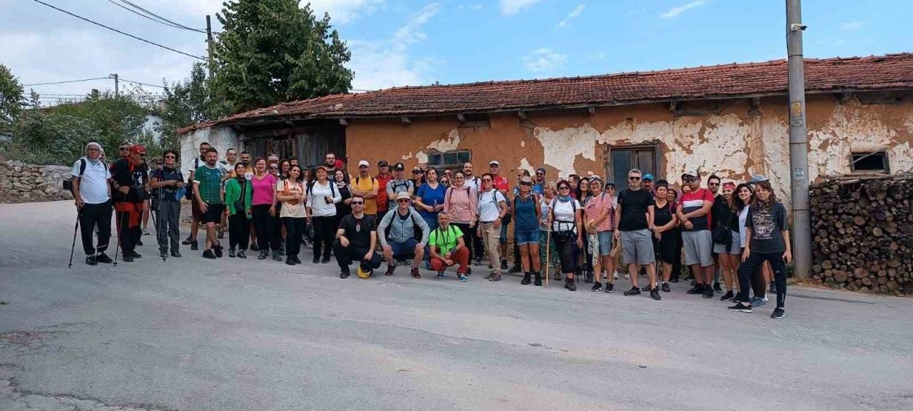 Mysia Yolları’nda yürüyüş yapanlar tabiatın tadını çıkardı