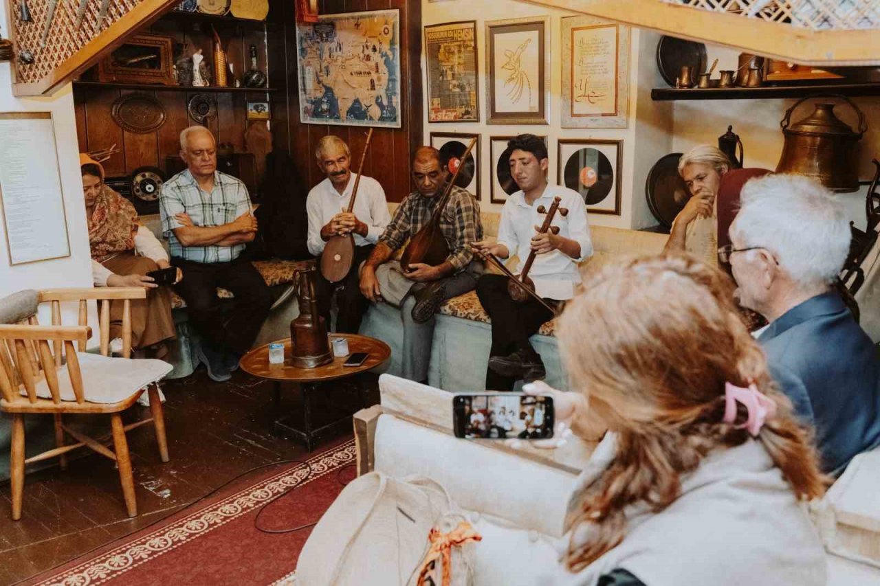 Bengü Erzurum’da sevenlerini coşturdu