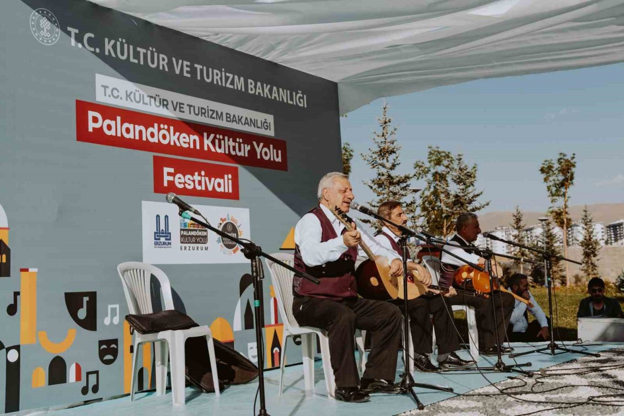 Bengü Erzurum’da sevenlerini coşturdu