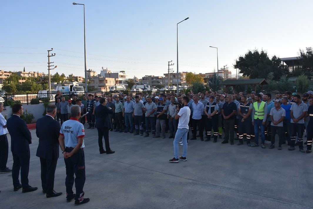 Vali Kızılkaya belediyenin temizlik personeliyle bir araya geldi