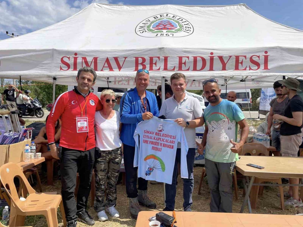 Simav’da Eynal Yamaç Paraşütü ve Havacılık Festivali