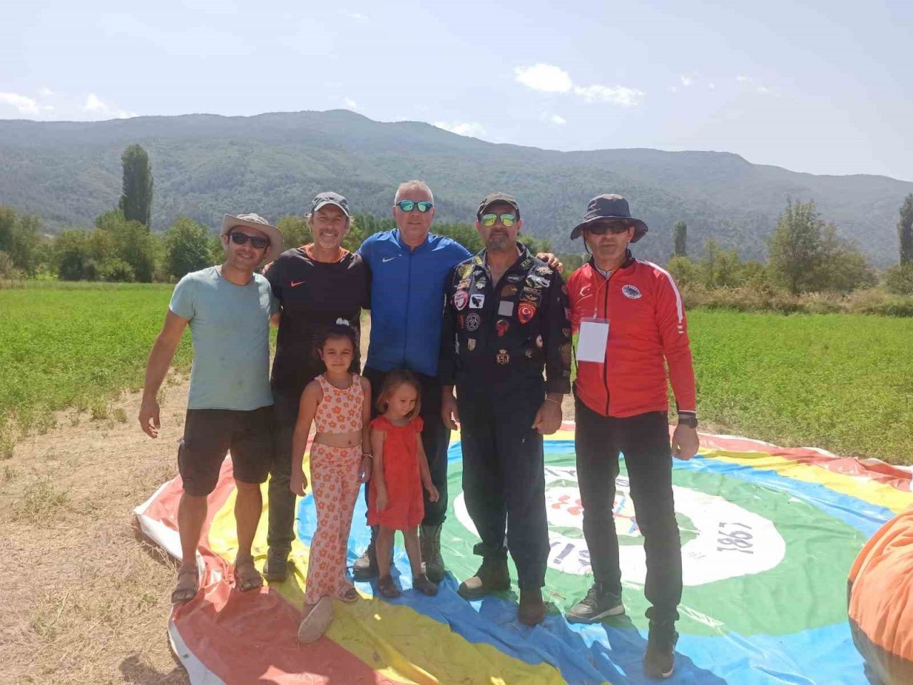 Simav’da Eynal Yamaç Paraşütü ve Havacılık Festivali