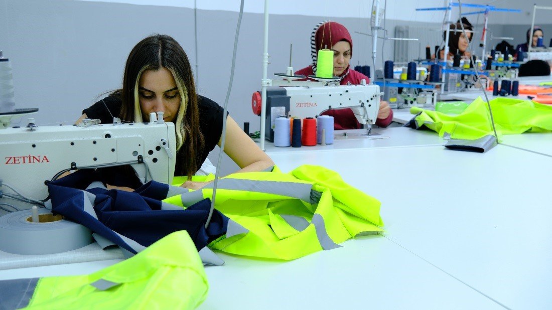 Tekstil Üretim Atölyesi kadın istihdamına katkı sağlıyor