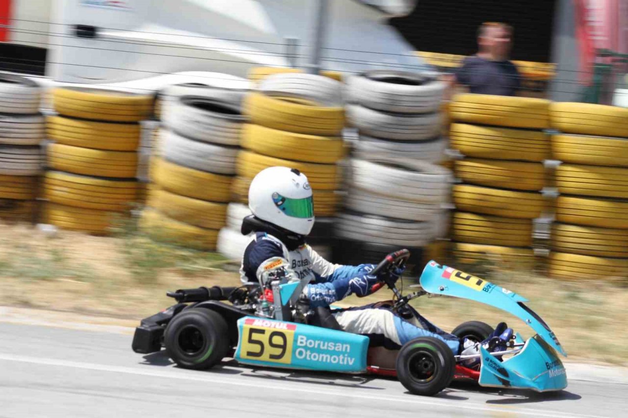 Murat Can Eğilmez, kartingde Türkiye şampiyonu oldu