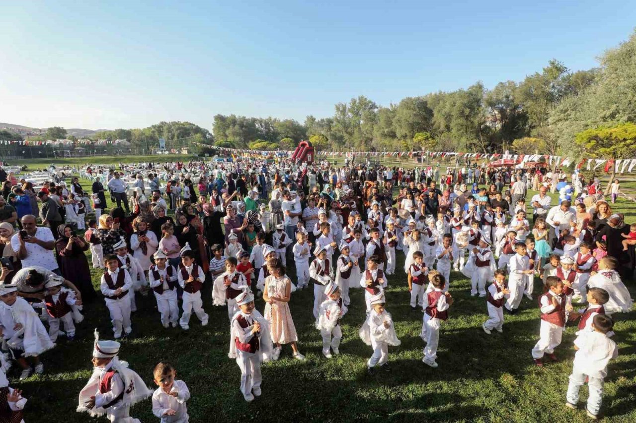 Yenimahalle’de sünnet şöleni yapıldı