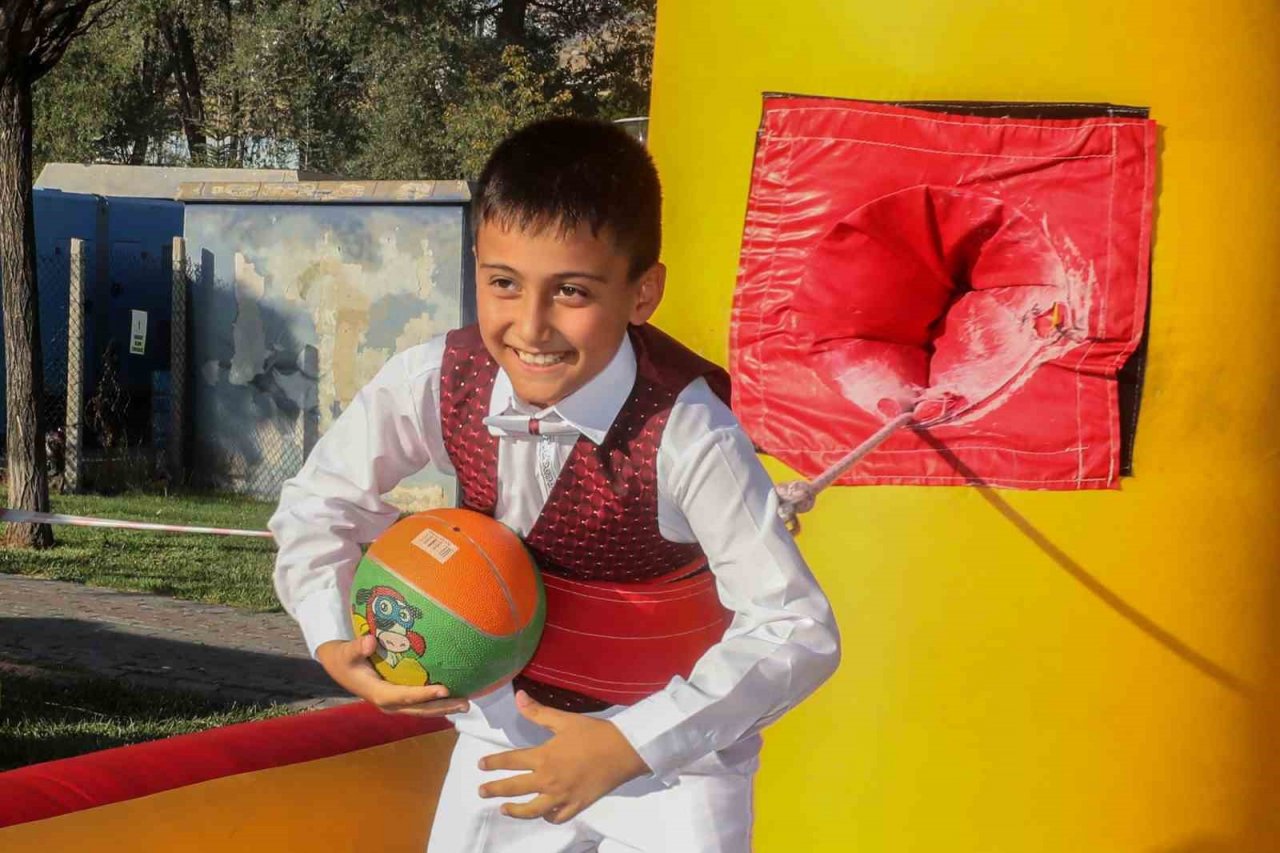 Yenimahalle’de sünnet şöleni yapıldı