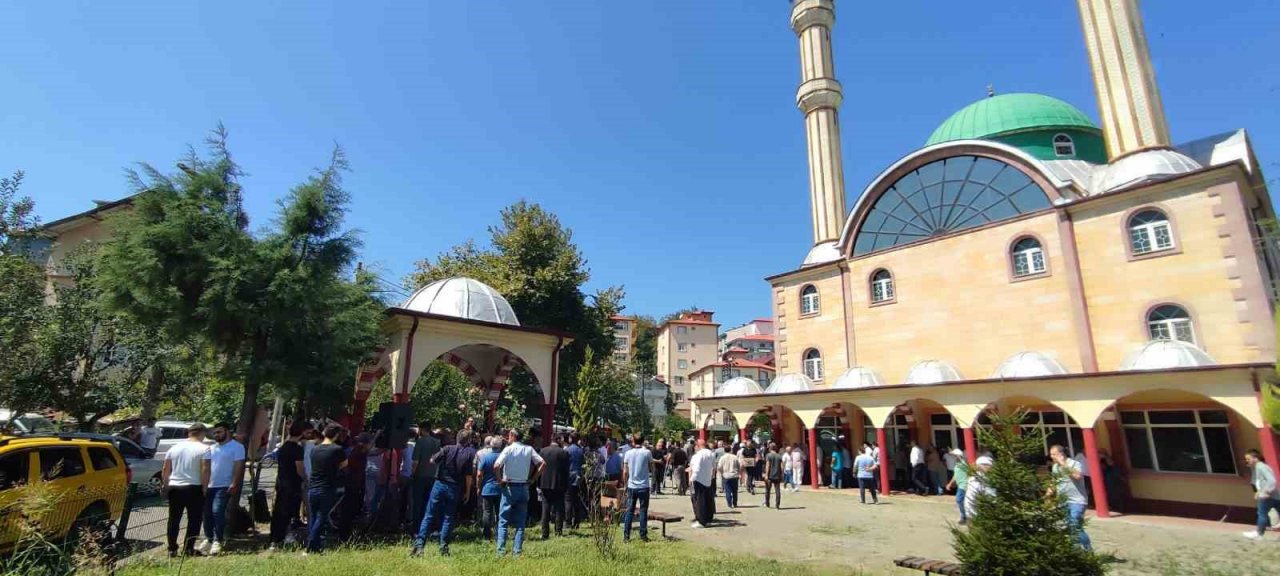 Feci kazada ölen Ak Parti İl Başkanı’nın oğlu dualarla son yolculuğuna uğurlandı