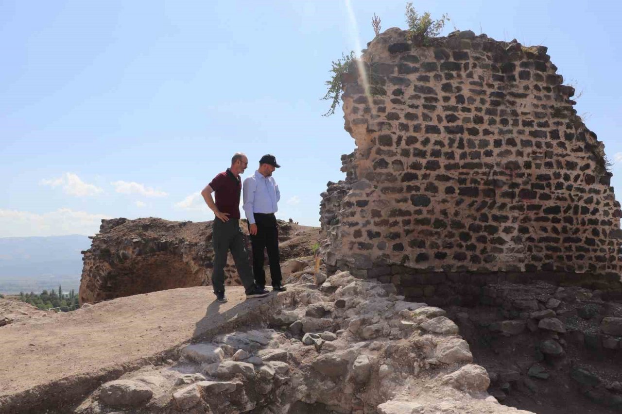 Anadolu’nun ikinci en büyük kalesinde kazı çalışmaları devam ediyor