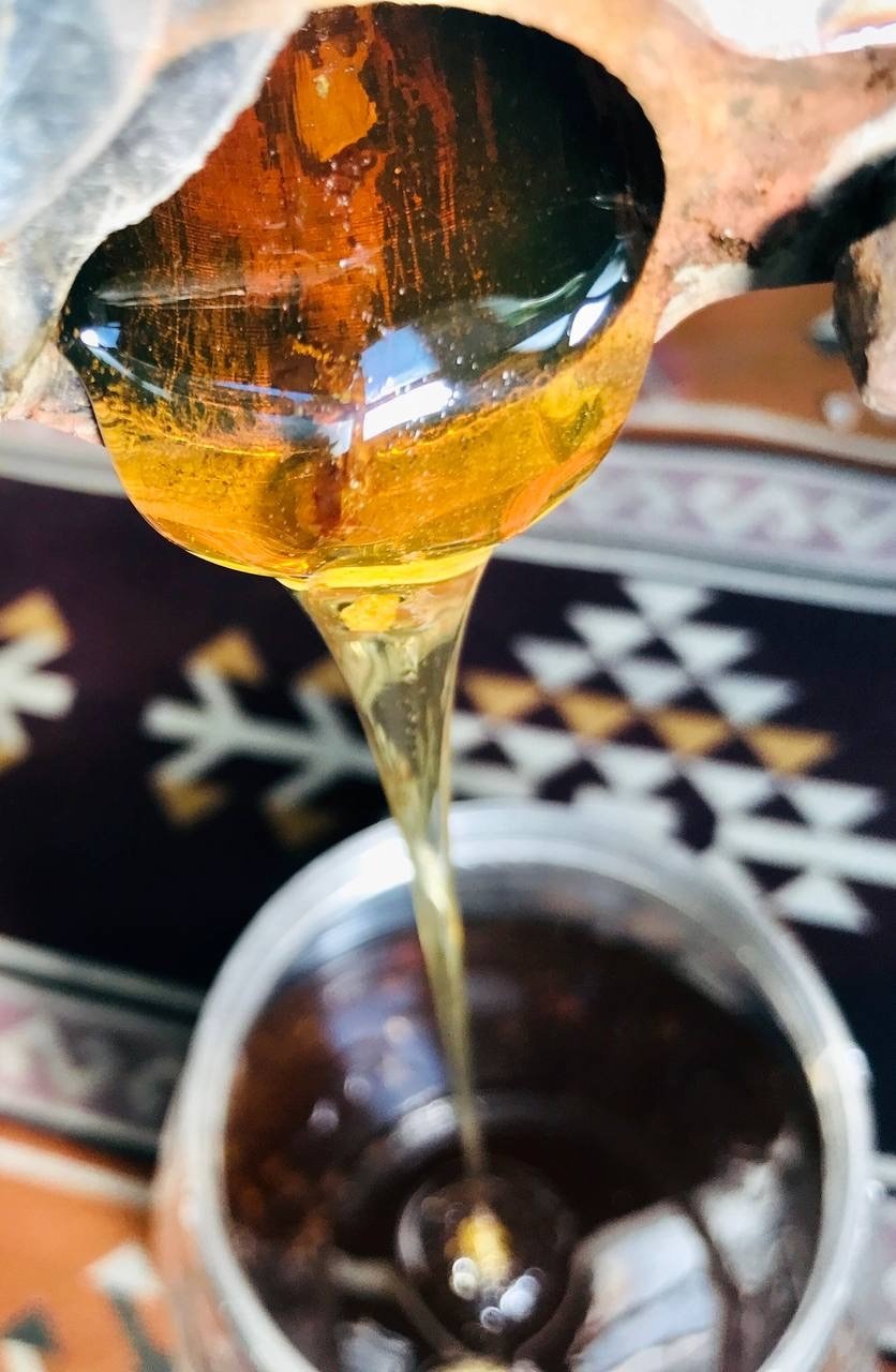 Merakla başladığı arıcılıkta, 70 kovandan binlerce kilo "Gülbal" üretiyor