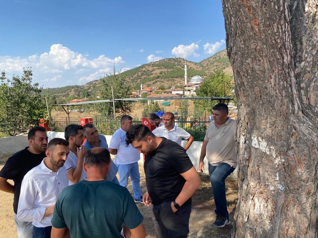 Sarıgöl’de 4 mahalleye halı saha yapılıyor