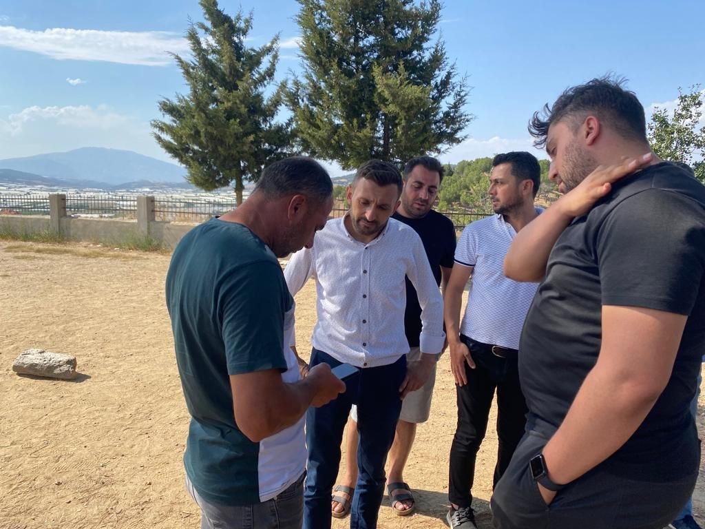 Sarıgöl’de 4 mahalleye halı saha yapılıyor