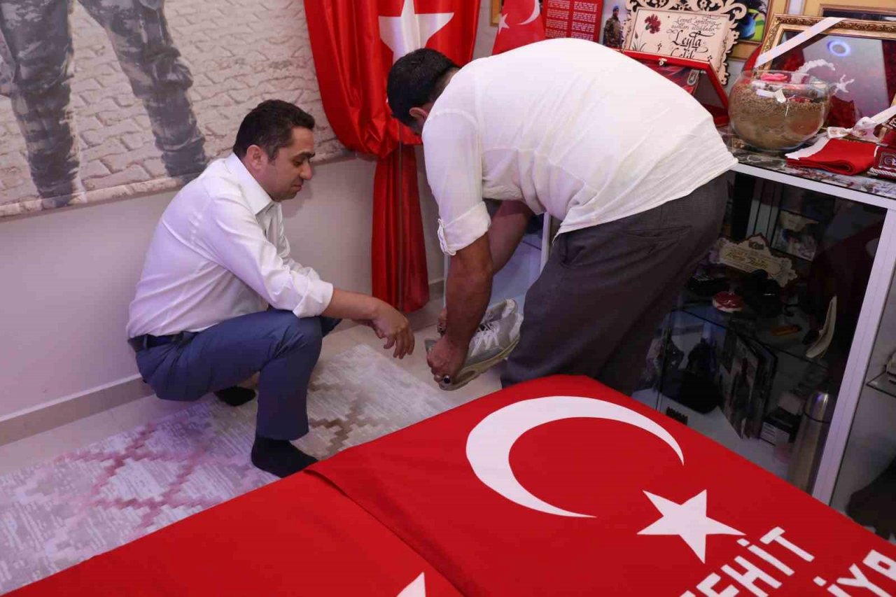 ALKÜ Rektörü Türkdoğan, şehit ailesiyle bir araya geldi