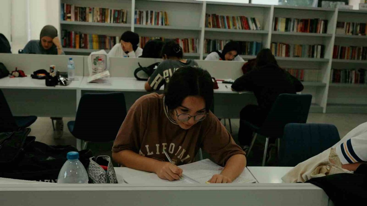 Alanya Belediyesi Destek Eğitim Kurslarından YKS başarısı