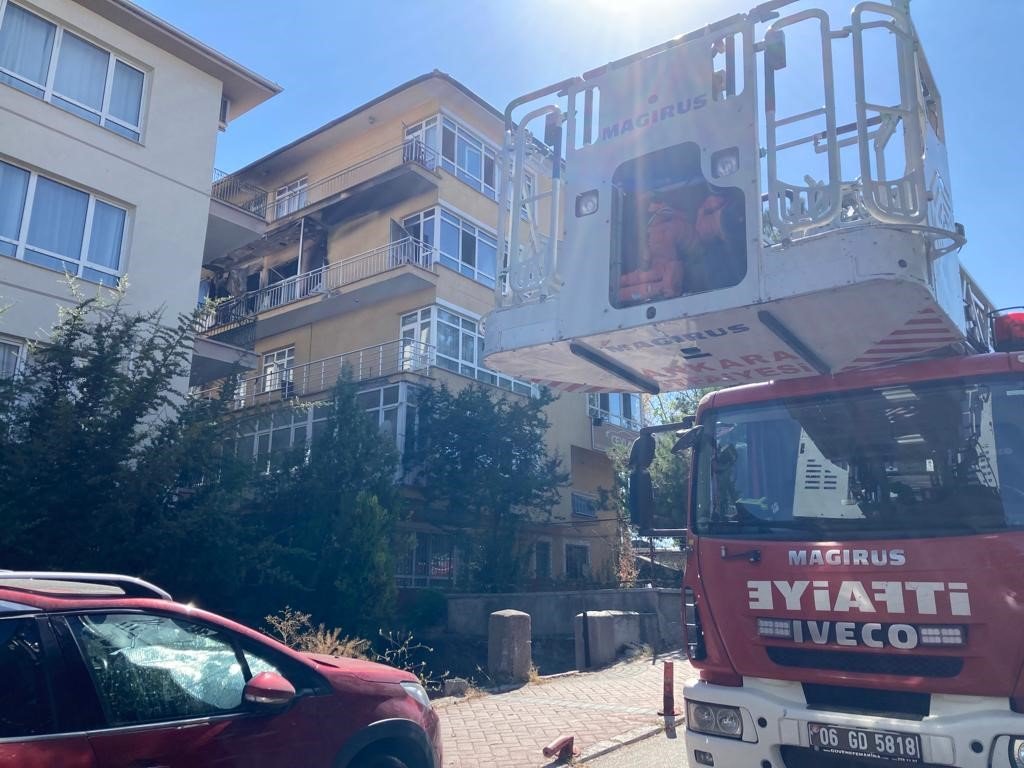 Balkonda patlayan buzdolabı yangına sebep oldu