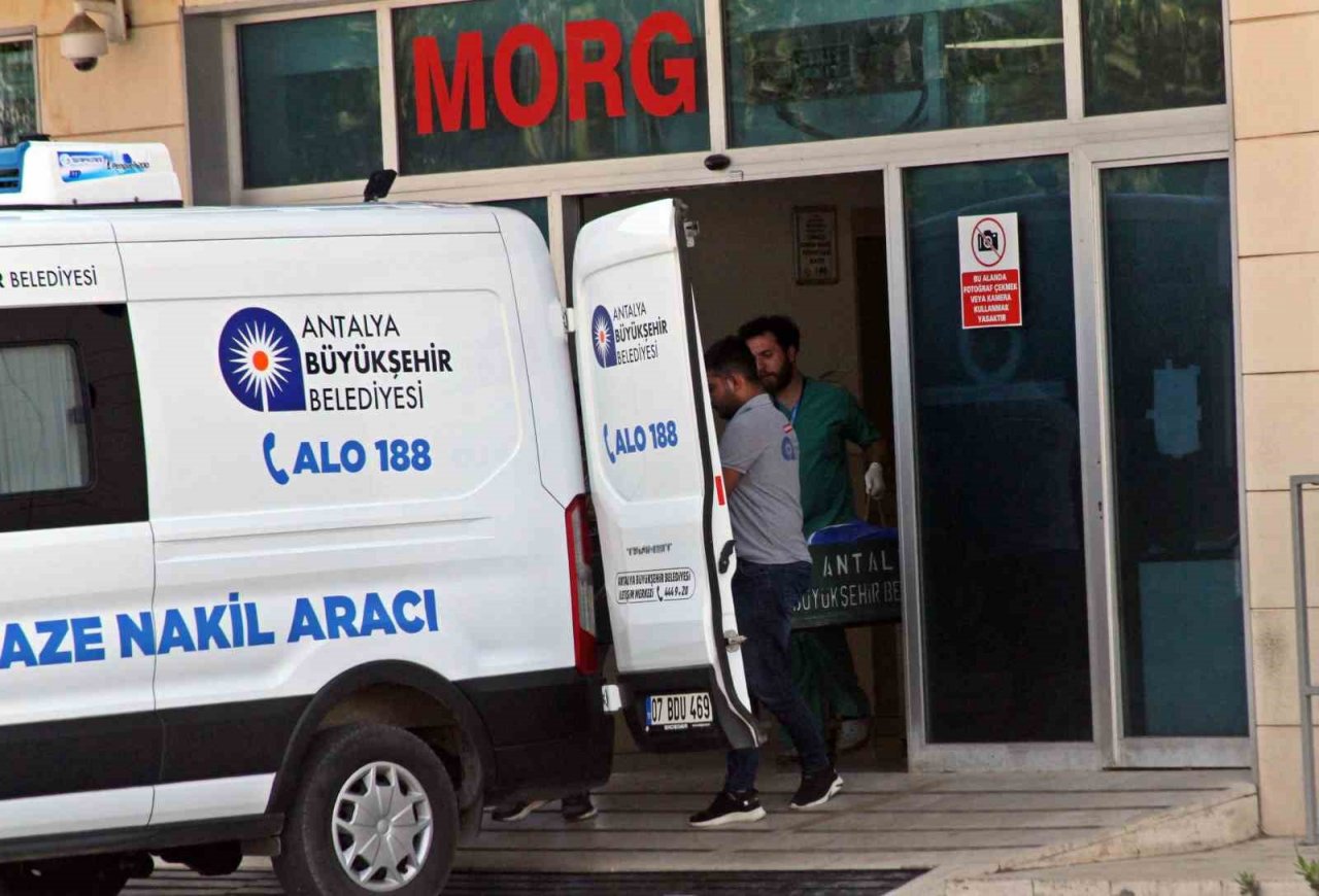 Kocası tarafından vahşice öldürülen genç kadının cenazesi yakınlarına teslim edildi