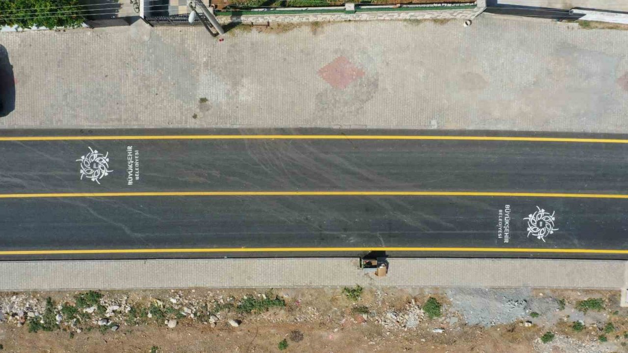 Denizköy Mahallesi sıcak asfalta kavuştu, cadde araç trafiğine açıldı