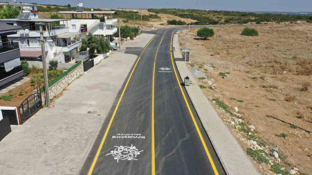 Denizköy Mahallesi sıcak asfalta kavuştu, cadde araç trafiğine açıldı
